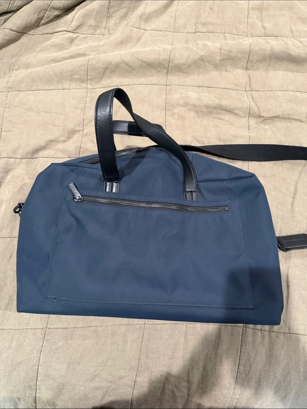 Unisex Navy Duffel Bag - Lightweight Everyday Travel Bag - Away
